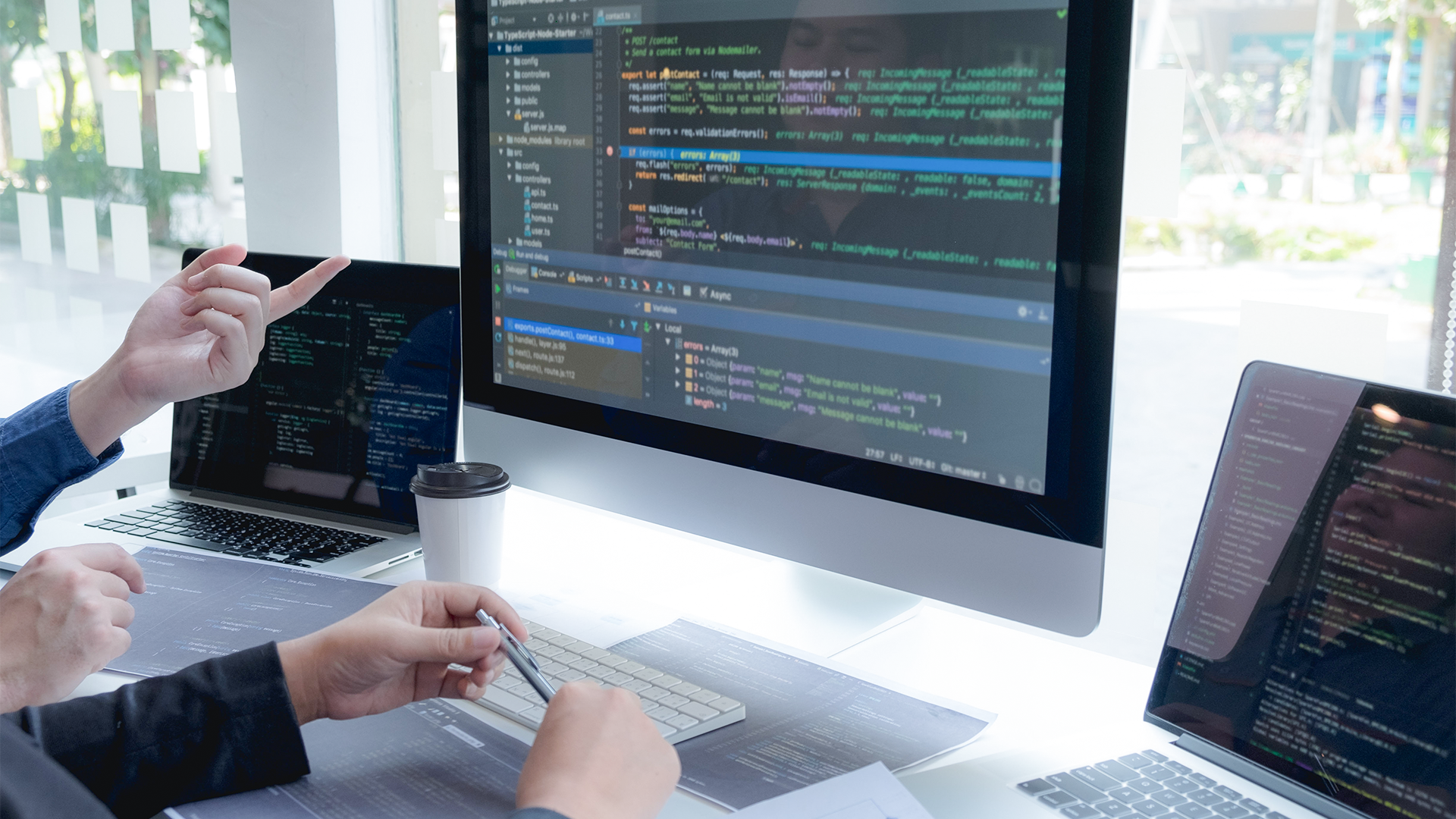 工程師寫程式碼